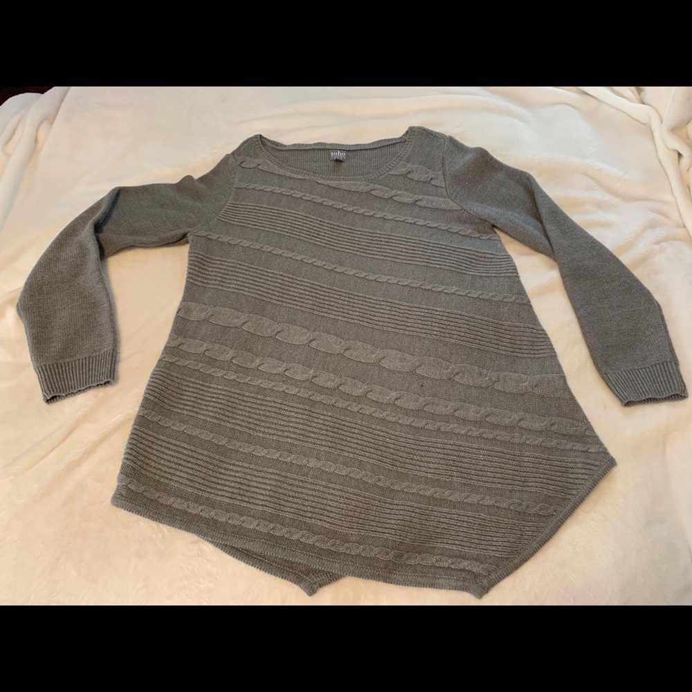 Gray sweater, angled bottom, very warm